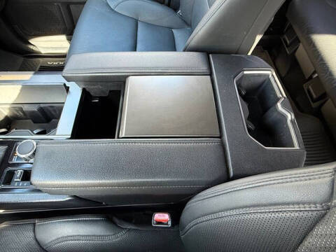 2025 Toyota Sequoia SR5