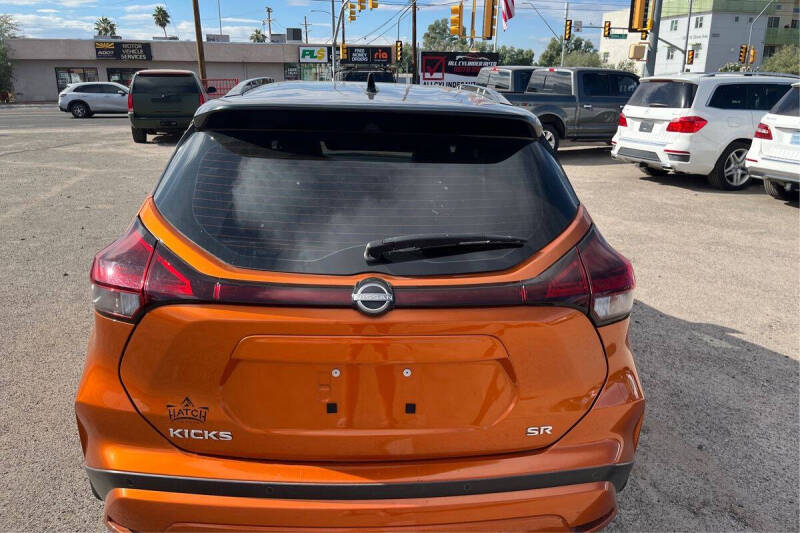 2022 Nissan Kicks SR