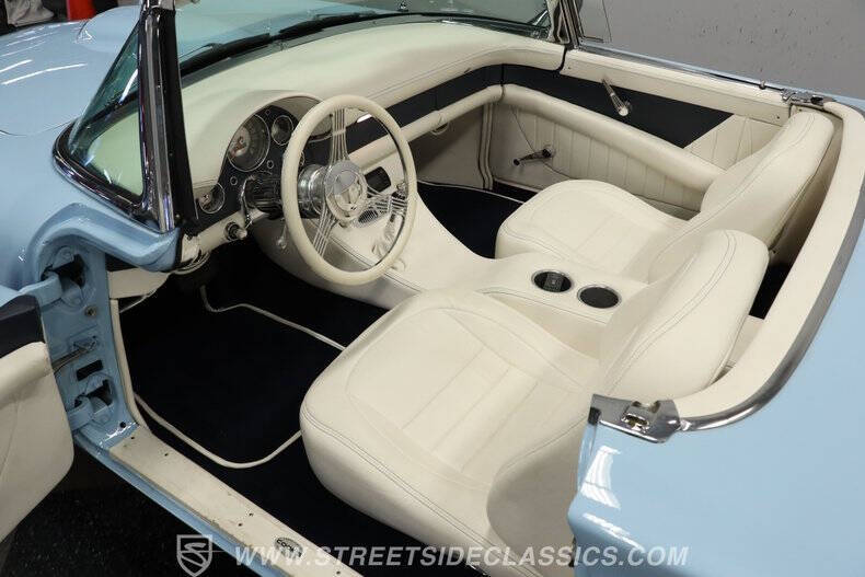 1957 Ford Thunderbird