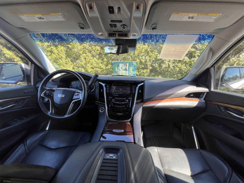 2019 Cadillac Escalade Luxury