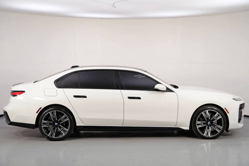 2023 BMW 7 Series 740i