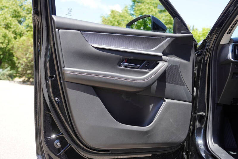 2025 Mazda CX-70 Plug-in Hybrid Premium