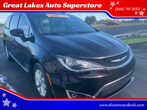 2017 Chrysler Pacifica for sale at Great Lakes Auto Superstore in Waterford Township MI