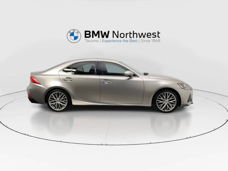 2017 Lexus IS 200t