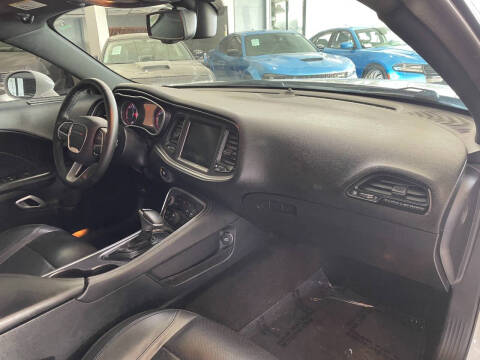 2015 Dodge Challenger SXT Plus