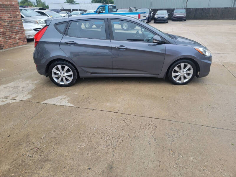 2013 Hyundai Accent SE