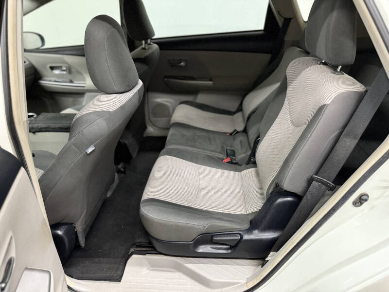 2015 Toyota Prius v Three