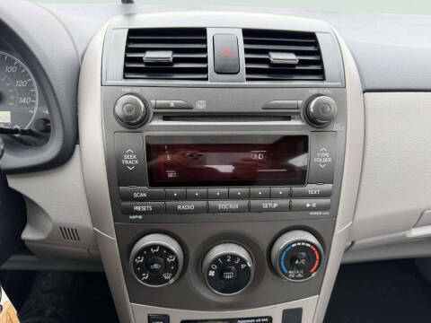 2011 Toyota Corolla LE