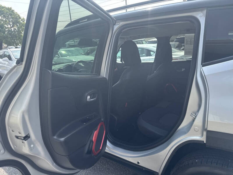 2017 Jeep Renegade Trailhawk