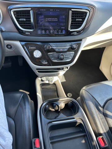 2017 Chrysler Pacifica Touring-L