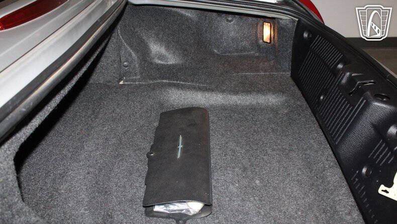 2004 Ford Thunderbird Deluxe