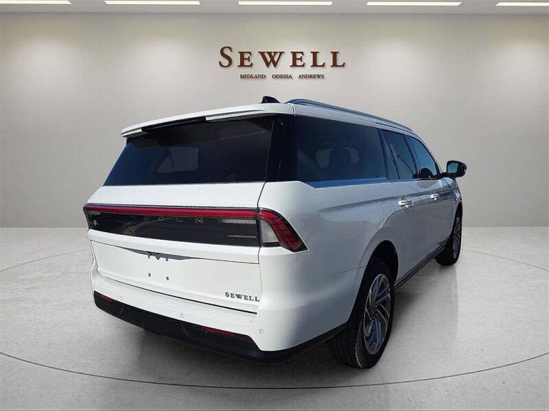 2025 Lincoln Navigator L Reserve