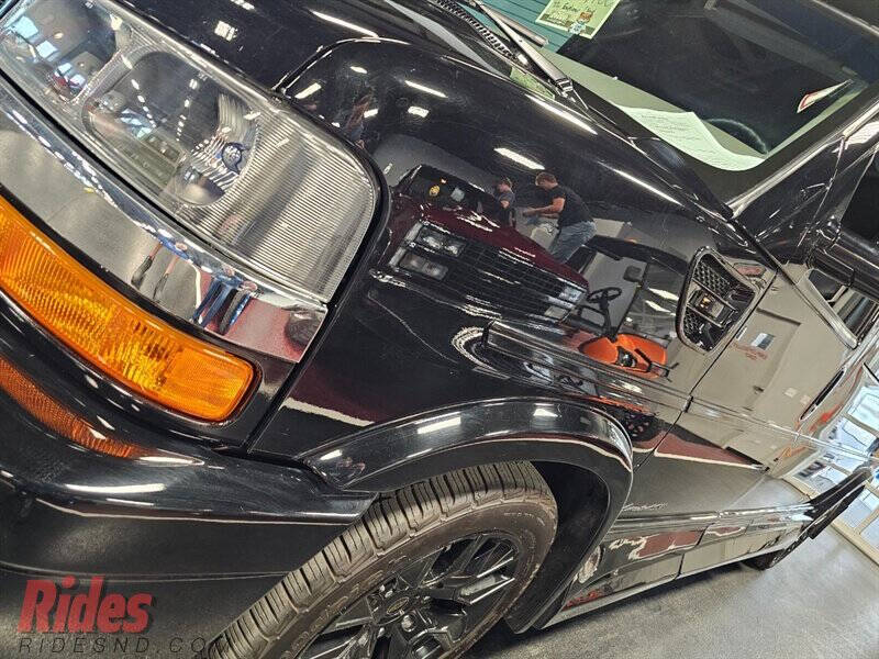 2022 Chevrolet Express 2500