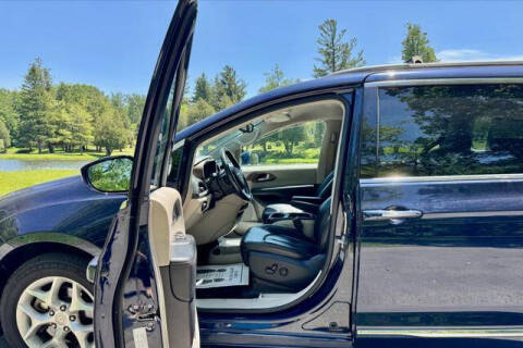 2017 Chrysler Pacifica Touring-L