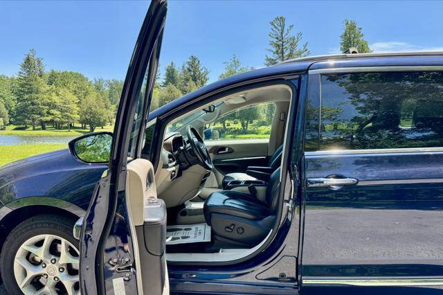 2017 Chrysler Pacifica Touring-L