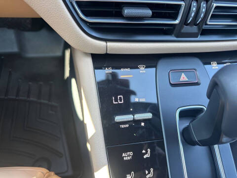 2023 Porsche Macan T