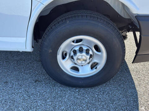 2025 Chevrolet Express 2500