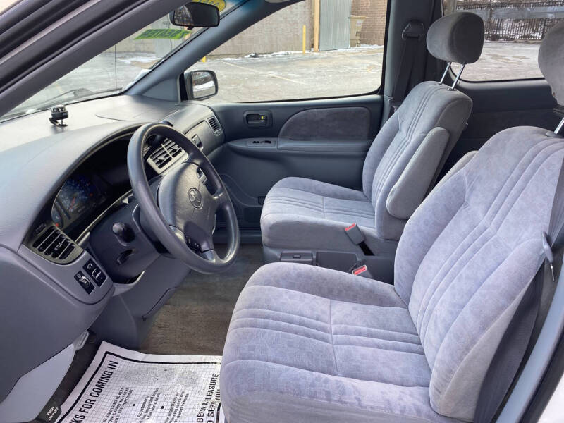 2001 Toyota Sienna LE