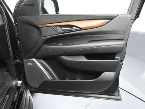 2017 Cadillac Escalade ESV Luxury