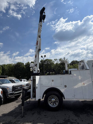 2001 Peterbilt 330