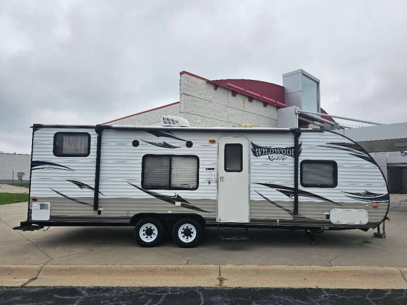 2015 Forest River Wildwood X-Lite for sale at Doc's Auto Sales in Lincoln NE