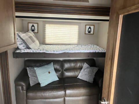 2018 CHAPARREL COACHMEN