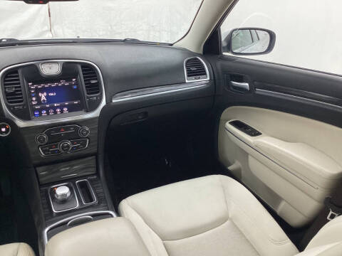 2021 Chrysler 300 Touring