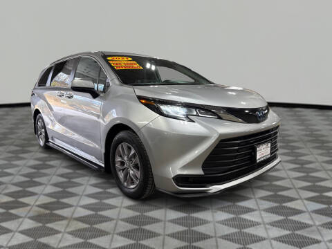 2021 Toyota Sienna LE 8-Passenger