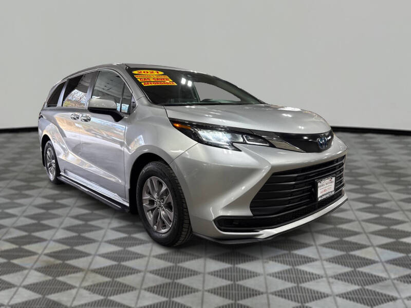 2021 Toyota Sienna LE 8-Passenger