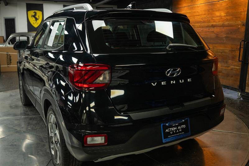 2022 Hyundai Venue SEL