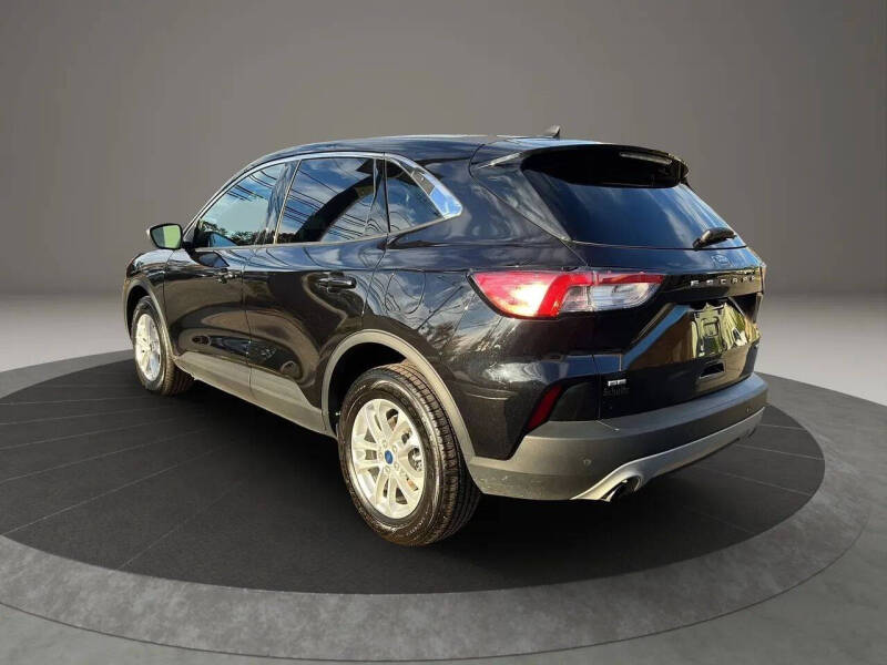 2022 Ford Escape Hybrid SE