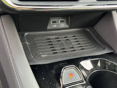 2025 VinFast VF8 Plus