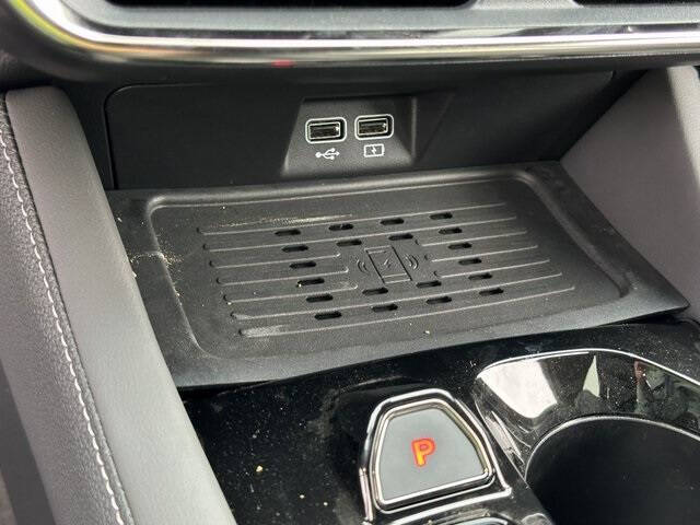 2025 VinFast VF8 Plus