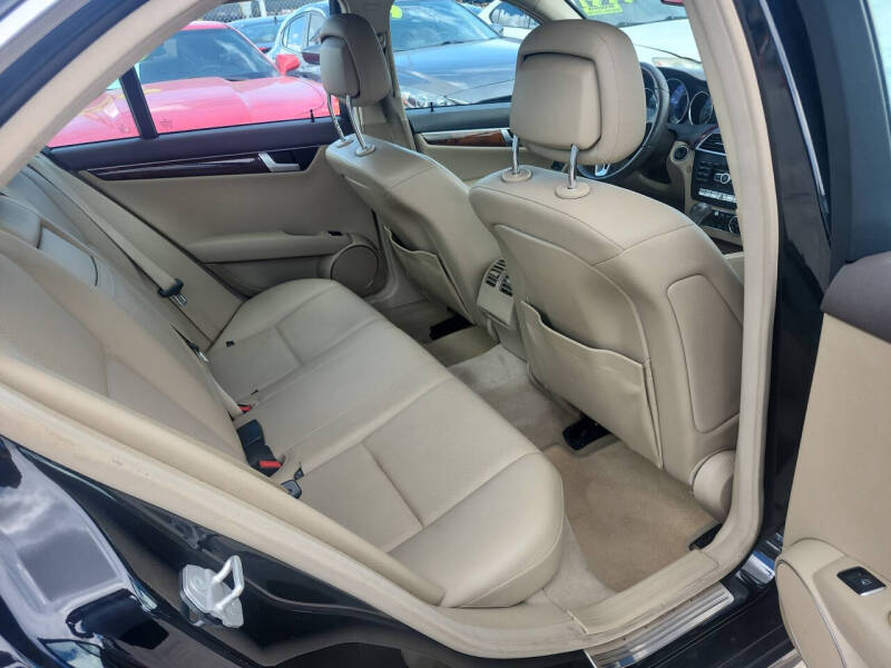 2012 Mercedes-Benz C-Class C 300 Luxury 4MATIC