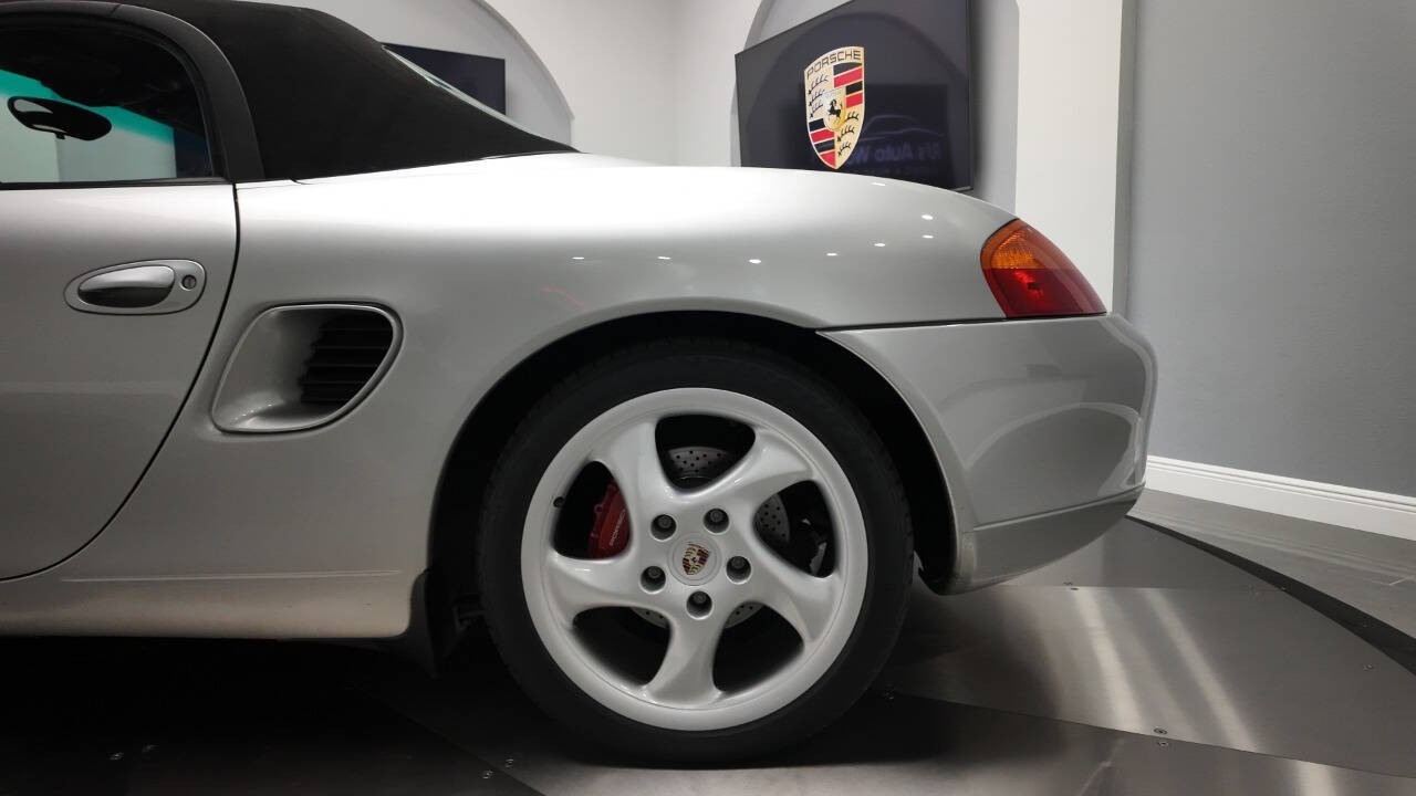 2001 Porsche Boxster 24