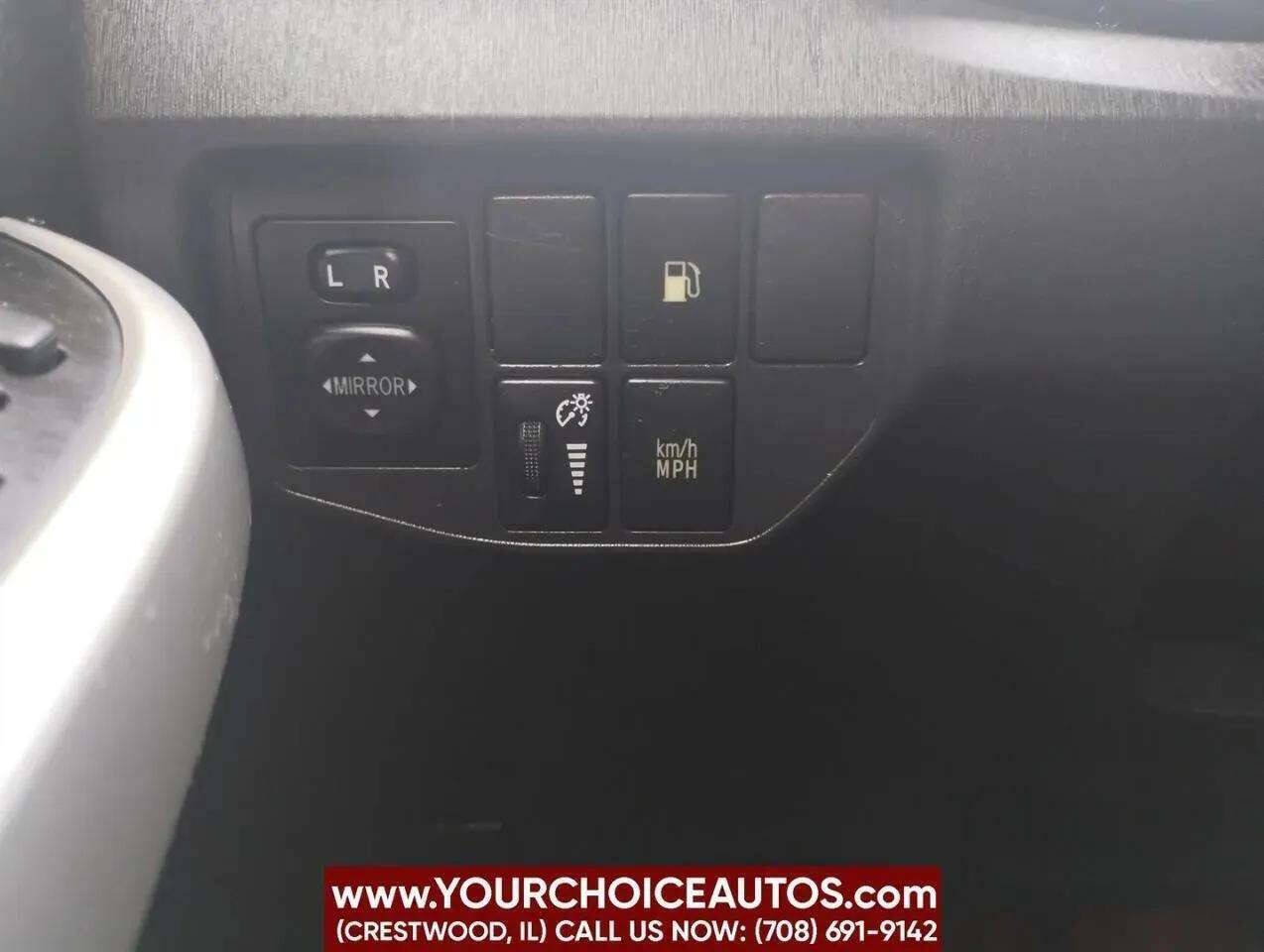 ToyotaPrius Plug-in Hybrid26