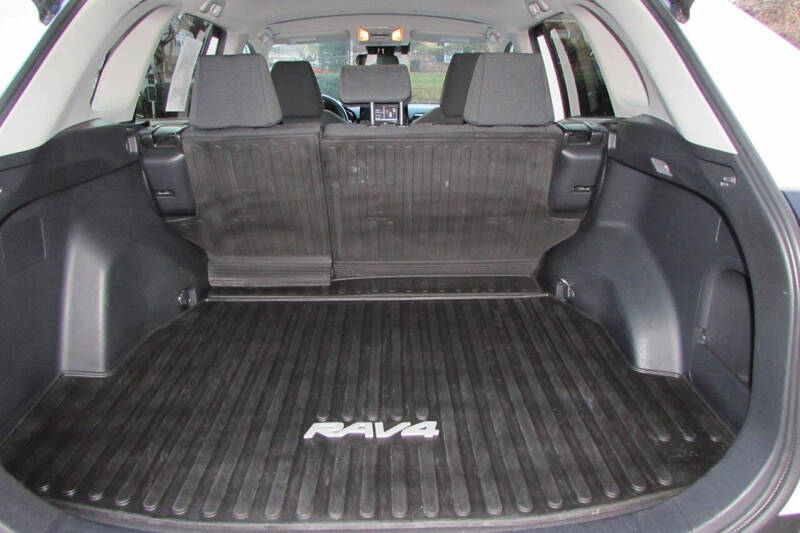 2020 Toyota RAV4 Hybrid LE