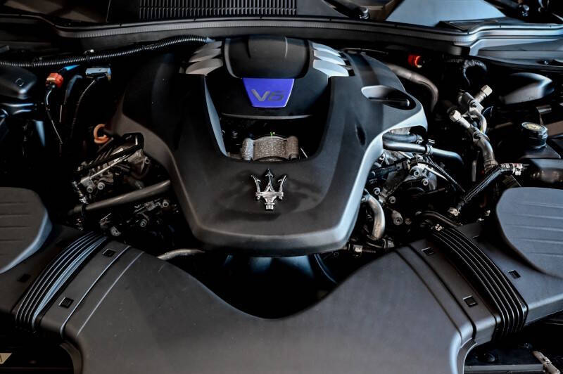 2022 Maserati Ghibli Modena Q4