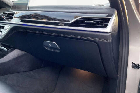 2022 BMW 7 Series 740i