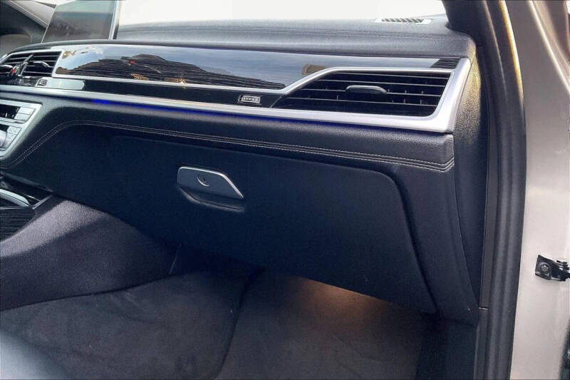 2022 BMW 7 Series 740i