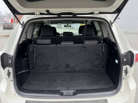 2016 Toyota Highlander LE