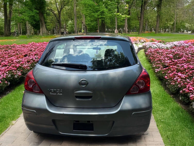 2010 Nissan Versa 1.8 S