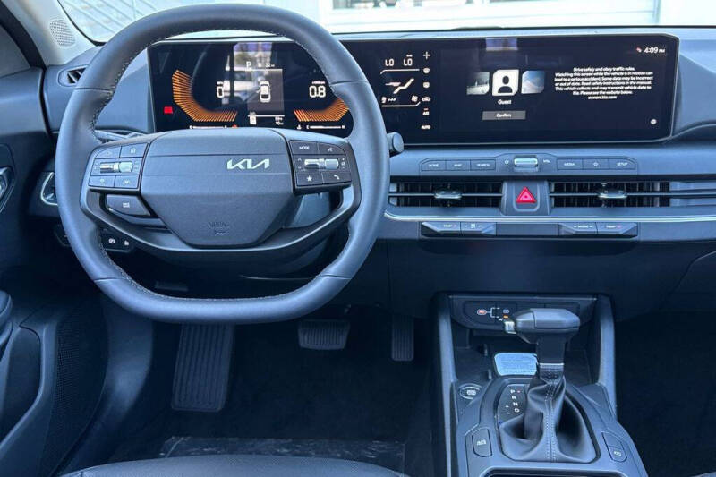 2026 Kia K4 EX