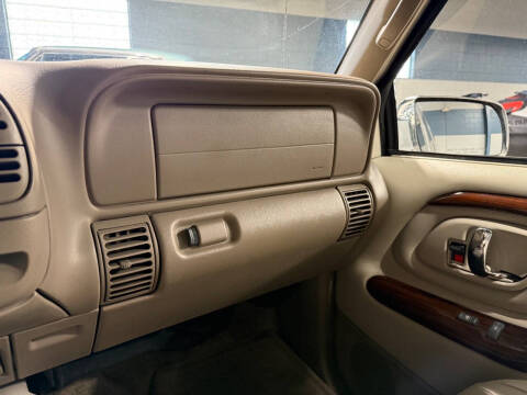 2000 Cadillac Escalade