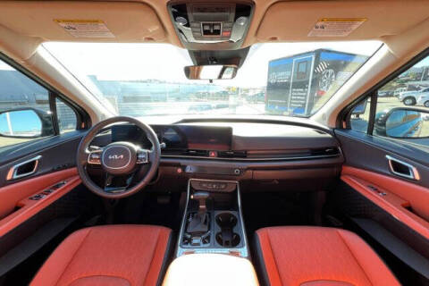 2025 Kia Carnival SX