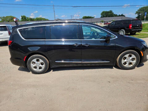 2017 Chrysler Pacifica Touring-L Plus