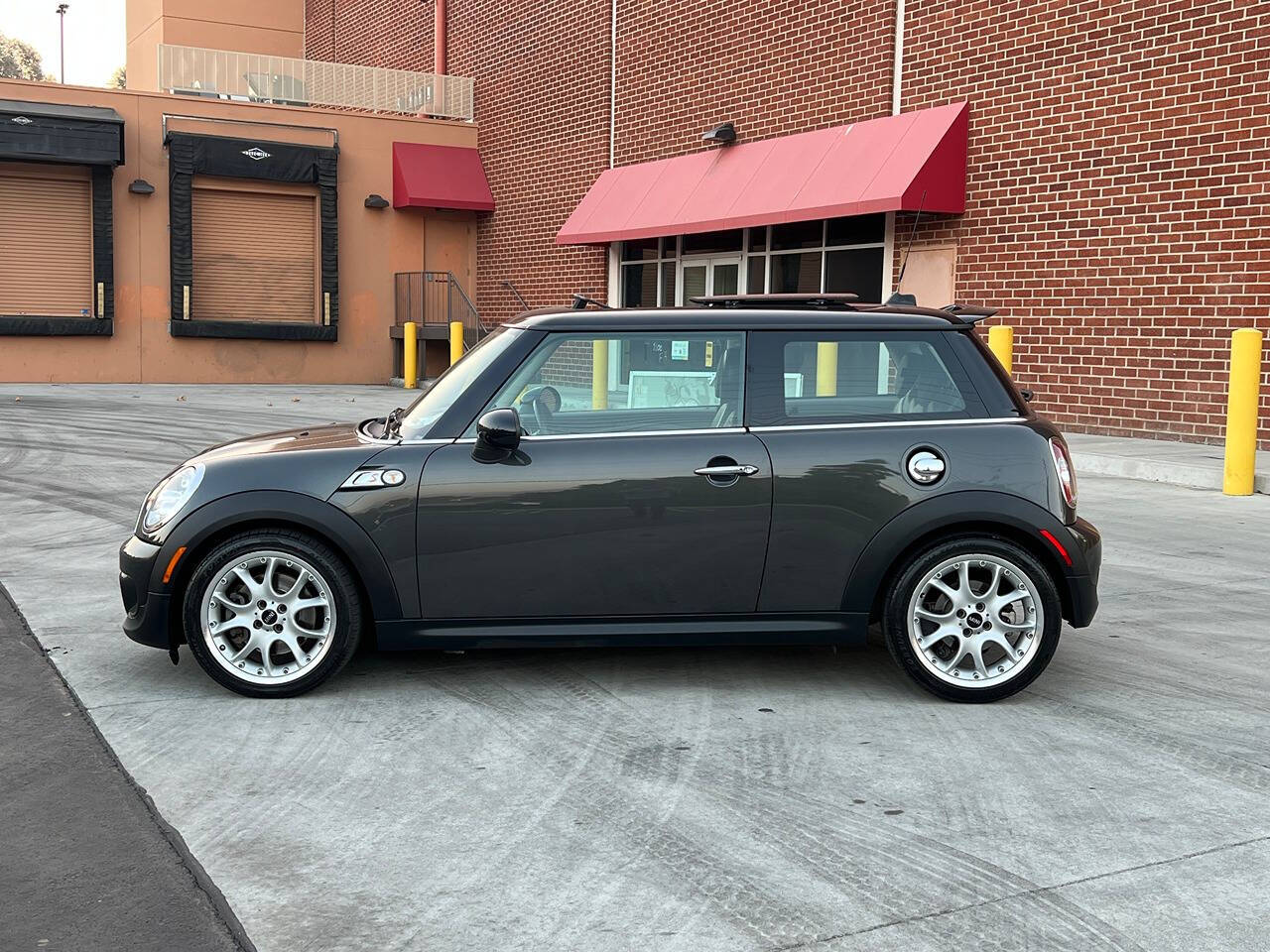 2011 MINI Cooper for sale at R&G Auto Sales in Tujunga, CA