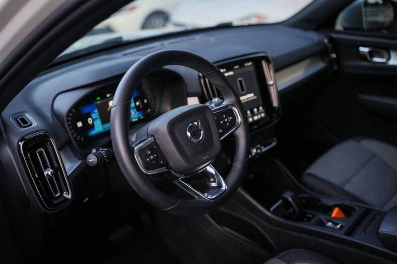 2023 Volvo XC40 B5 Core