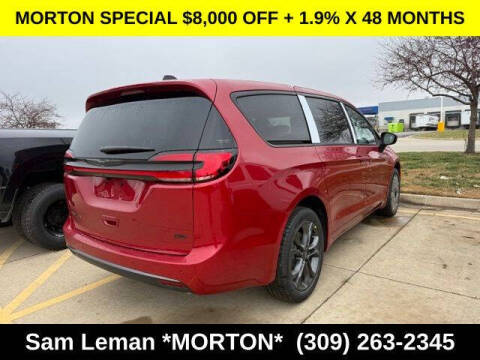 2026 Chrysler Pacifica Select