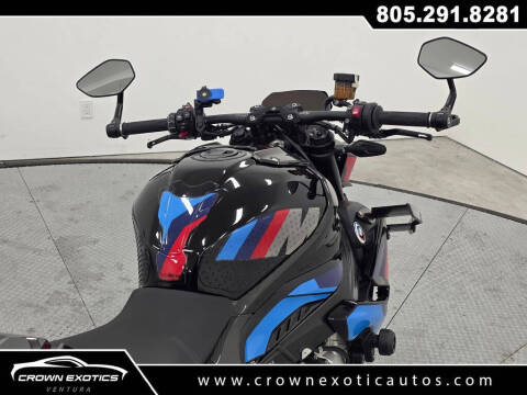 2025 BMW M 1000 R